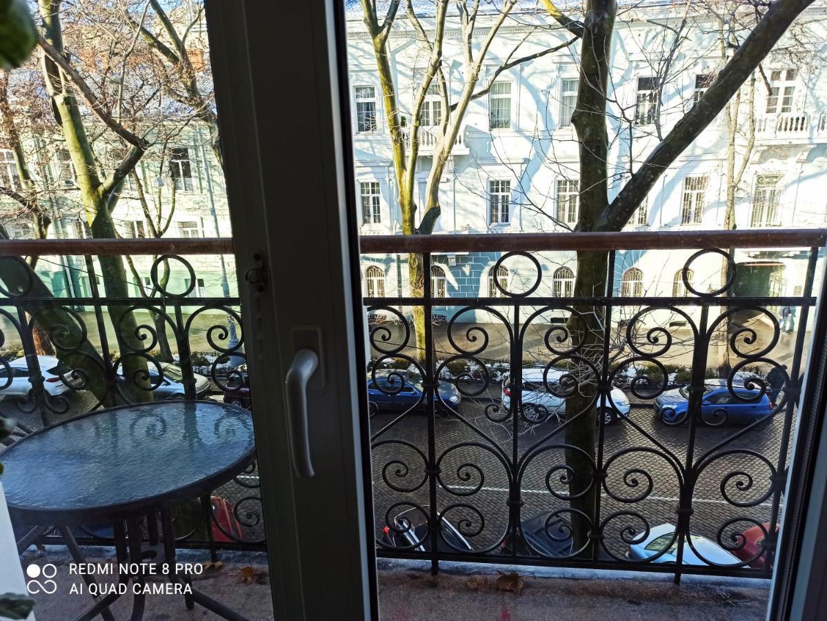 Comfort Near Opera Theater 오데사 외부 사진